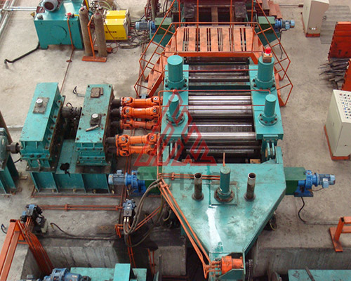 300方冷彎機(jī)組準(zhǔn)備區(qū)